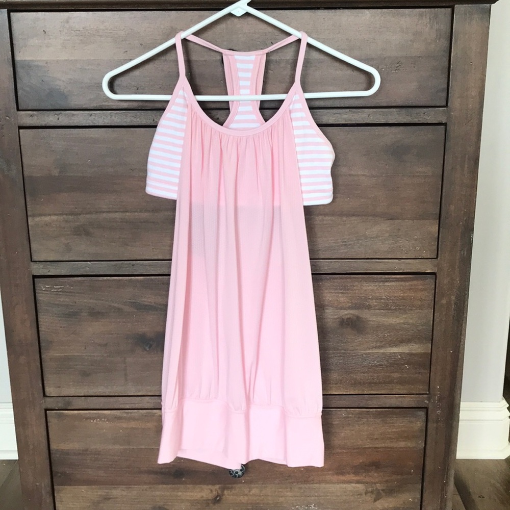 Lululemon racerback tank with built in bra. Size 6